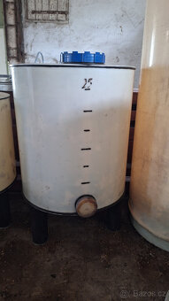 nádoby / nádrže na víno - 7