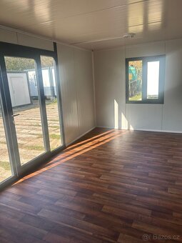 Obytný kontejner o rozměru 3x6m s francouz. dveřmi - 7