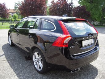 Volvo V60 2,4 D6 PHEV Luxusní vůz - 7