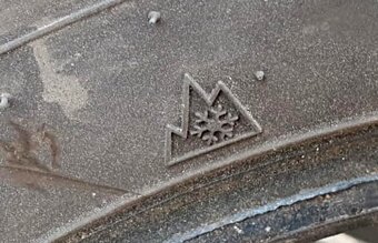 PNEU ZIMNI 215/70/15C,2KUSY,VZOREK KRAJE 5MM,STRED 3MM - 7