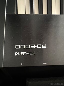 Roland piano s cestovnim kufrem - 7