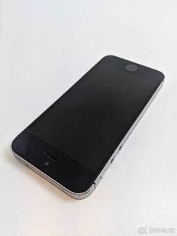 iPhone SE(2016) 128gb black. Záruka 6 měsíců - 7