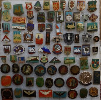 odznaky - heraldika, erby, hrady, zámky, ZOO, jeskyně, lázně - 7