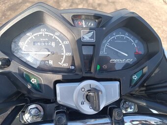 Honda CB 125F - 7