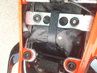 Moto Suzuki GSX-R 750 w z roku 1993 - 7