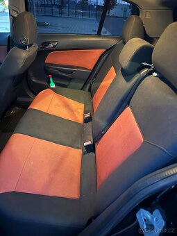 Opel Astra H 1.6 - 7