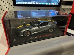 BBR 1:18 Ferrari 812 Competizione /Coburn grey/yellow/600 ks - 7