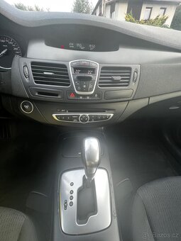Renault Laguna III 2.0 dci 110 kW automat - 7