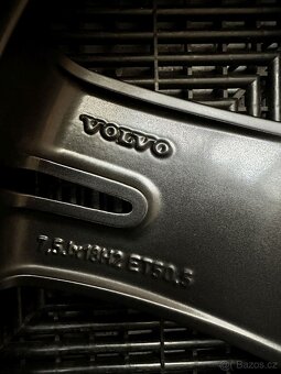 ZIMNÍ - Volvo XC40 - orig. ALU 5x108 R18 - 7
