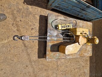 Dílenský sloupový jeřáb - 7