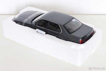 BMW 730i E32 1:18 Minichamps Grey metallic - 7
