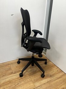 Kancelářská židle Herman Miller Mirra 2 Graphite Full Option - 7