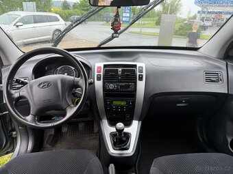 Hyundai TUCSON 2,0 i - 7