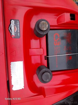 Zahradní traktor prodám - 7