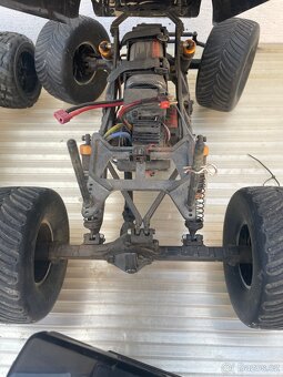 RC AUTO A RYCHLONABÍJEČKA - 7