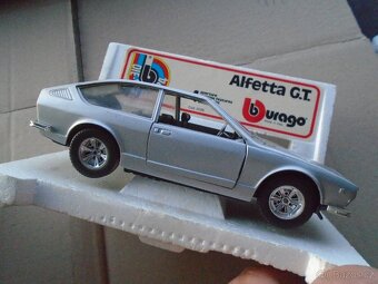 Stará Hračka Burrago Alfa - 7