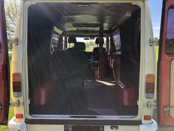Mercedes Benz 307D - 7