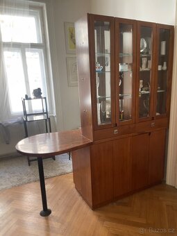 Skříň s vitrínou a barem na míru - 7