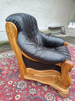 Rustikální křeslo kožené . - 7