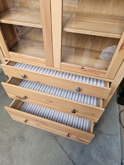 VITRÍNA IKEA HEMNES - 7