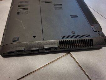 Tělo Asus X54H. - 7