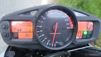 Suzuki GSR 600 - 7