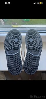 Boty Air Jordan 1Mid SE - 7