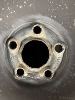 Zimní pneu + plechový disk Škoda Fabia, cena za 1ks - 7