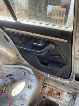 BMW E39 sedan kožené tapce/ cele dveře/ dekor - 7
