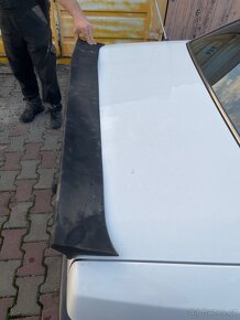 Křídla (spoilery) kufru mercedes - 7
