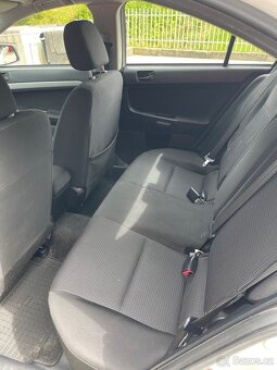 Mitsubishi Lancer 1.6i - 7