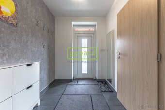 Rodinný dům 5+1, garáž, lodžie, klidné a bezpečné bydlení No - 7