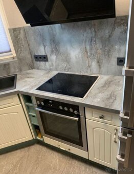 Venkovská kuchyně mintová/krémová, se spotřebiči,5609 - 7