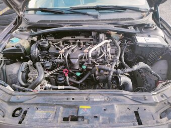 Volvo XC70 D5 136kw - Náhradní díly - 7