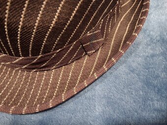 Divadelní klobouky. - 7