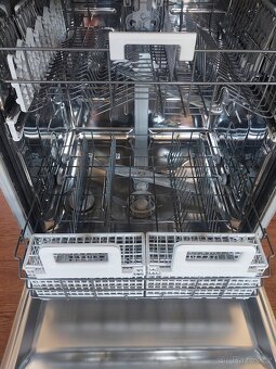 Myčka Whirpool na opravu - 7