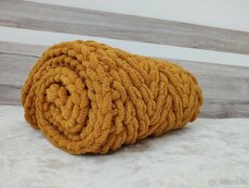 Pletená dětská deka hořčicová - 7