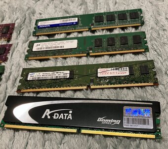 Paměti RAM do PC, typu DDR, DDR2 a DDR3, uvedená cena za vše - 7