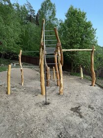 Workout hřiště - venkovní posilovna z akátu - 7