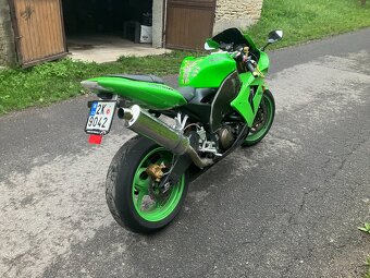 Kawasaki ZX10R - 7