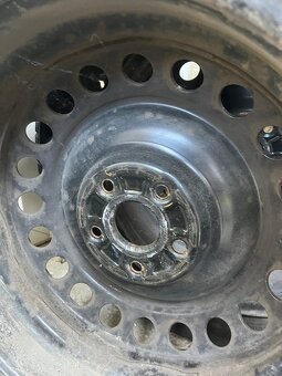 Prodam kola plech 215/60 R17 + zimni pneu - 7