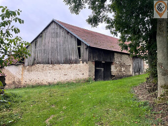 Prodej 2/3 podílu rodinného domu s pozemky v malebné obci Út - 7