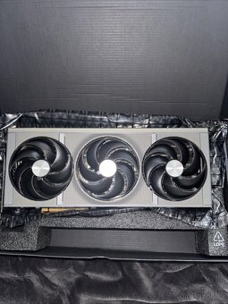 Sapphire NITRO+ Radeon RX 9070 XT 16GB - 7