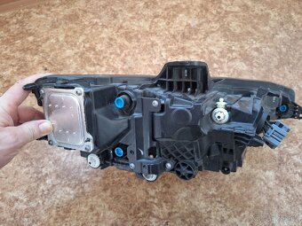 Předni levé světlo volvo V60 - 7