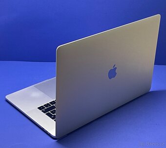 MacBook Pro 15” 2017/16GB RAM/Intel i7/256GB SSD/ Záruka - 7