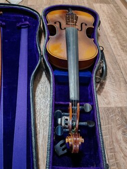 Antonius Stradivarius Cremonensis Faciebat Anno 1725 - 7