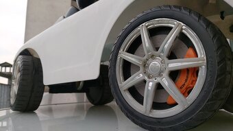 Dětské odrážedlo Mercedes SLS AMG, používané, plně funkční - 7
