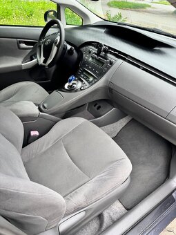 Toyota Prius 1.8 Hybrid - 7