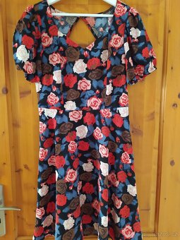 Dámské šaty - 7