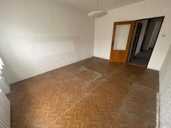 Prodej dvougeneračního domu 4+kk, 3+kk Olomouc, Nemilany - 7